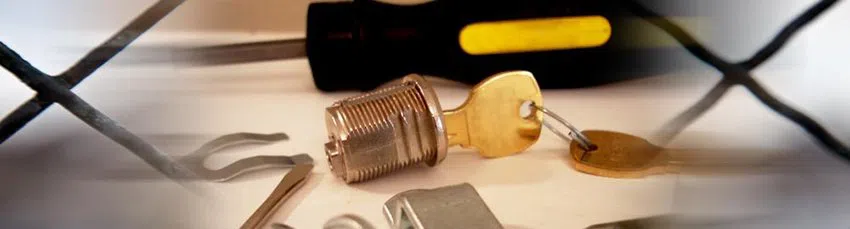 Community Locksmith Store Houston, TX 713-357-0749 - changing-locks